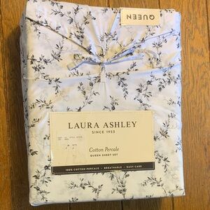 ON SALE- Laura Ashley Queen Sheet Set - Black and White Floral- NEW